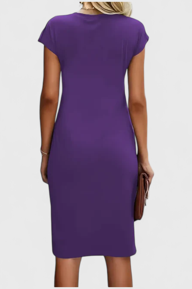 KATRINA | Vestido Midi Atemporal con Cuello Redondo y Detalle Drapeado