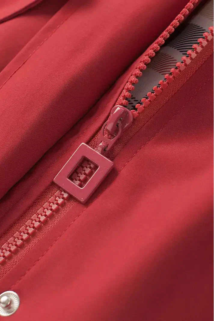 DOEMI | Abrigo de Lluvia a Medida para un Estilo Sin Esfuerzo