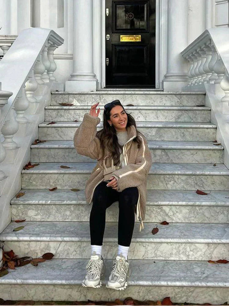 BEATRIZ™ | Abrigo de peluche con estilo moderno