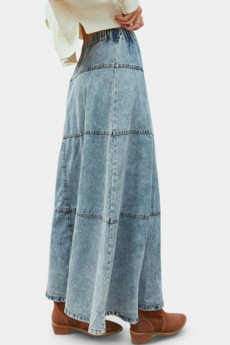 Lorraine Falda Maxi de Denim con Detalle de Pluma