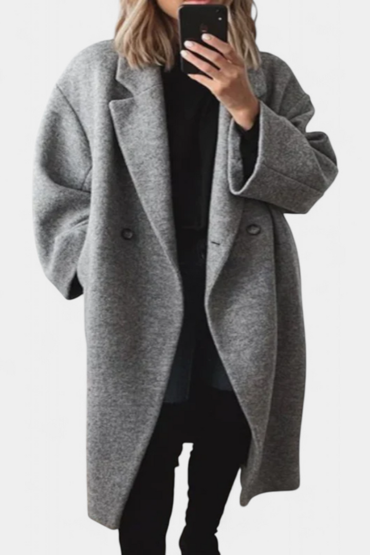 LORA | Abrigo Clásico Felisha con Corte Refinado y Estilo Atemporal